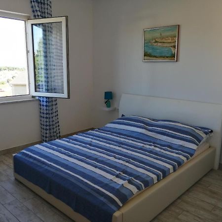 Apartmani Nevera 克尔克 外观 照片