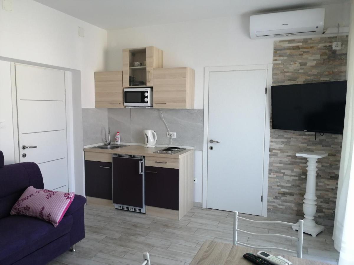 Apartmani Nevera 克尔克 外观 照片