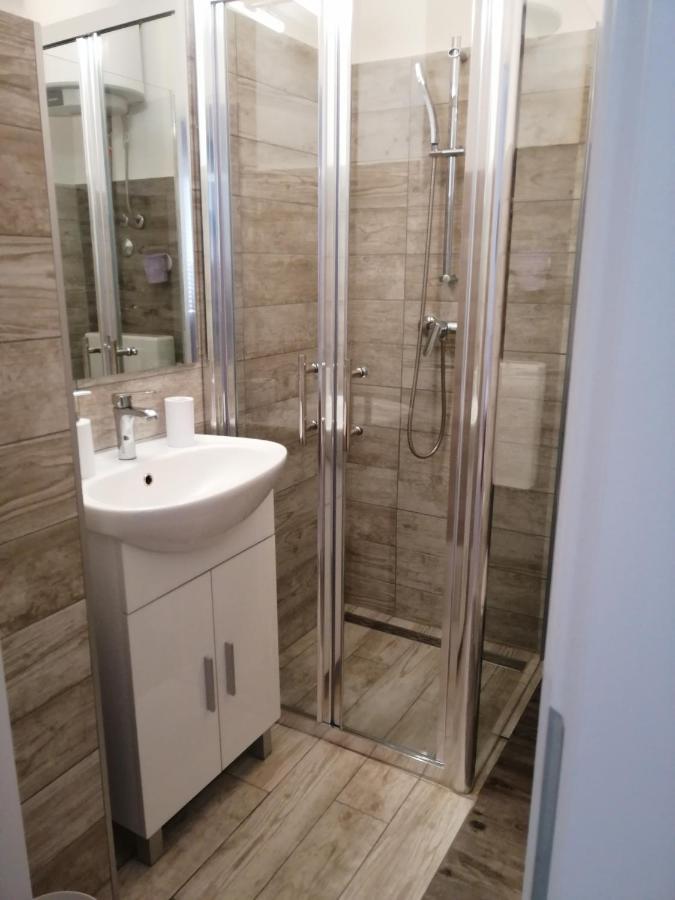 Apartmani Nevera 克尔克 外观 照片