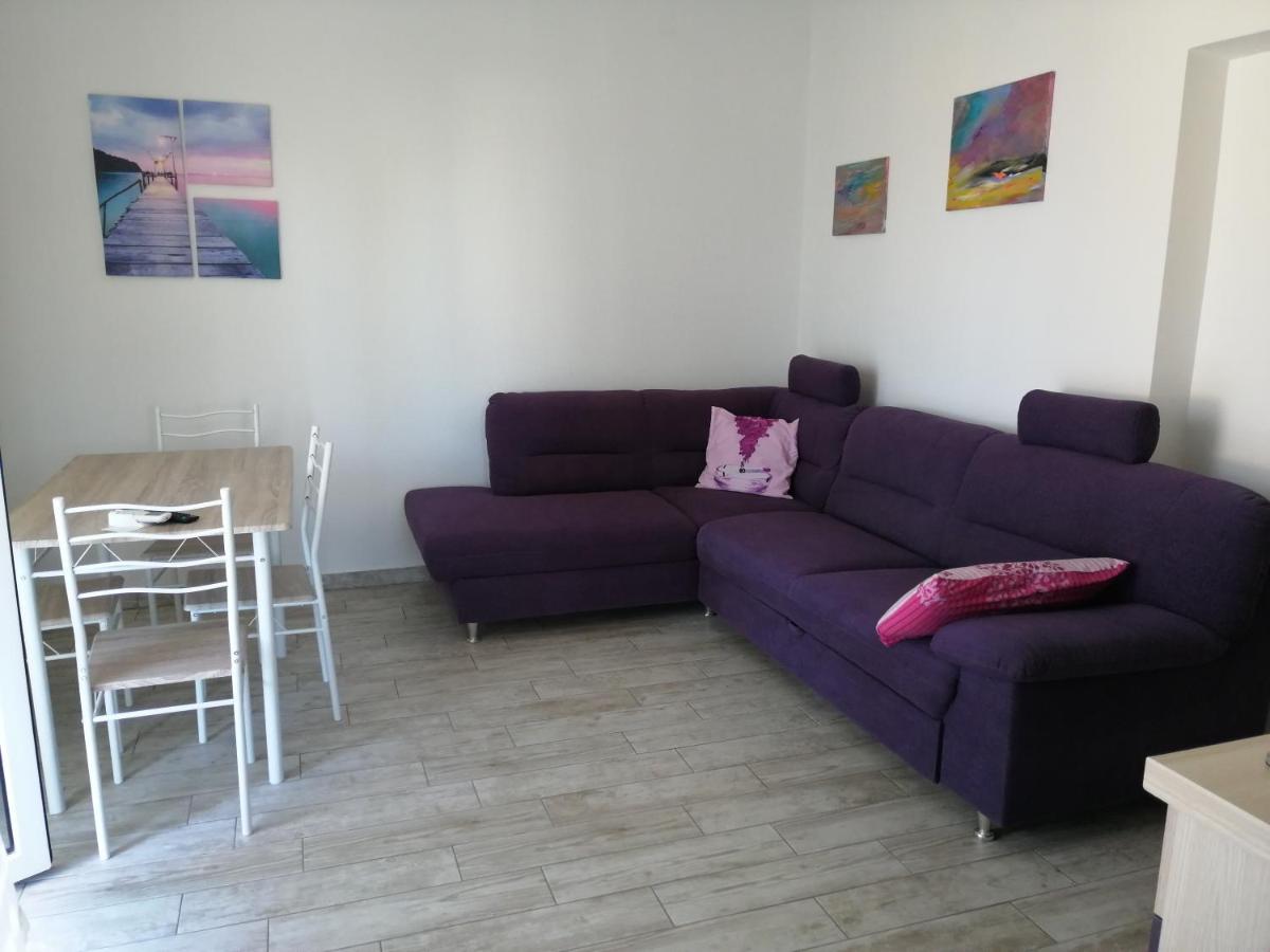 Apartmani Nevera 克尔克 外观 照片
