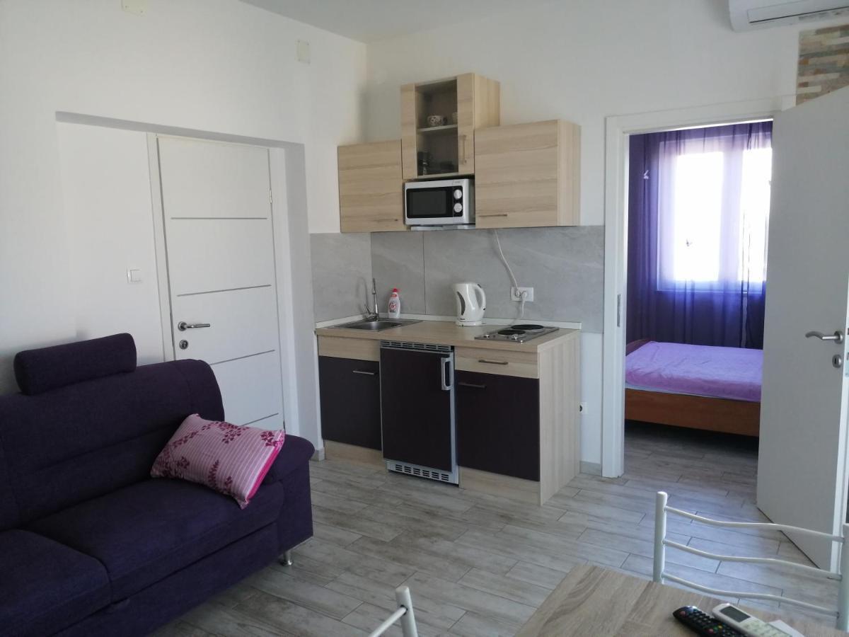 Apartmani Nevera 克尔克 外观 照片