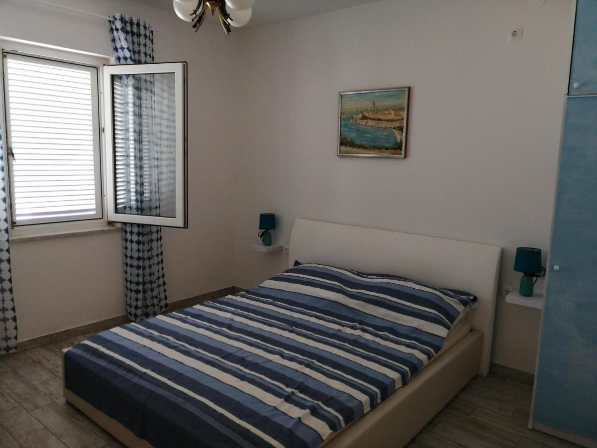 Apartmani Nevera 克尔克 外观 照片
