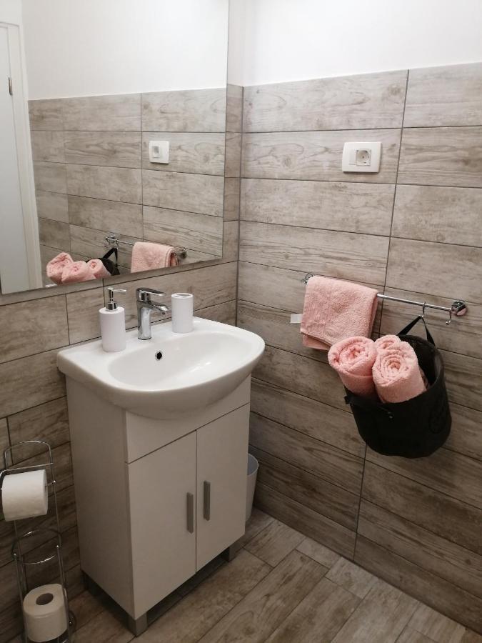 Apartmani Nevera 克尔克 外观 照片