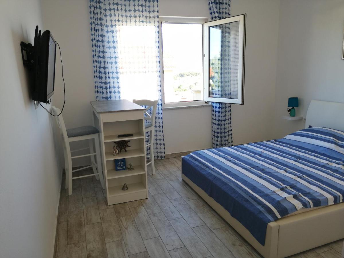 Apartmani Nevera 克尔克 外观 照片